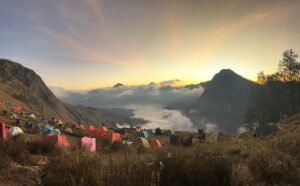 Rinjani trekking booking