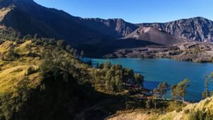 Mount Rinjani tour itinerary