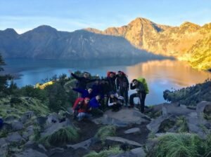 Rinjani summit trekking booking