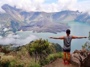 Rinjani trekking tour one day